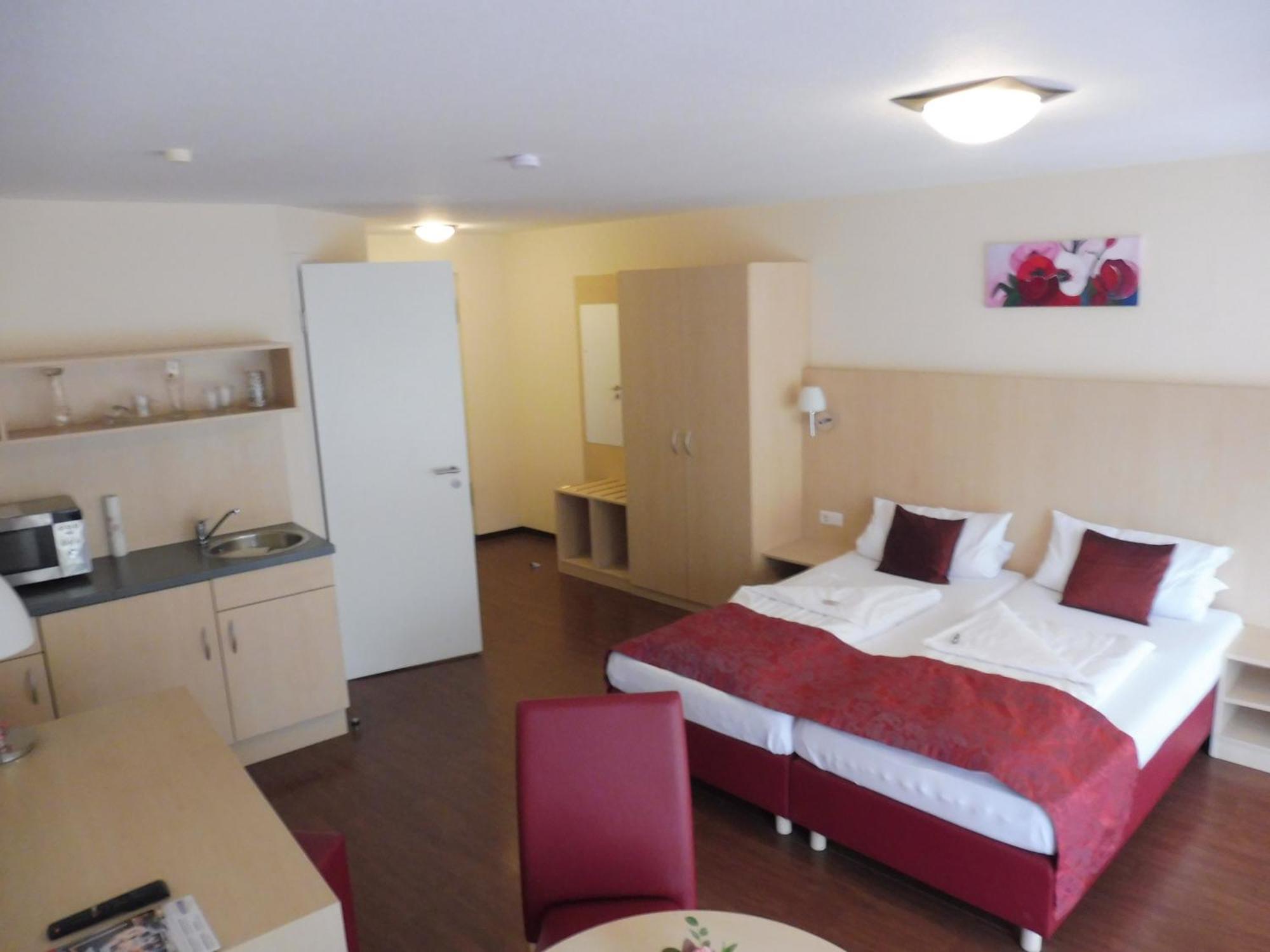 Hotel Gasthof Zum Engel - Gaestehaus Künzelsau Esterno foto