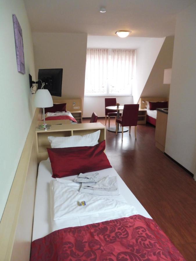 Hotel Gasthof Zum Engel - Gaestehaus Künzelsau Esterno foto