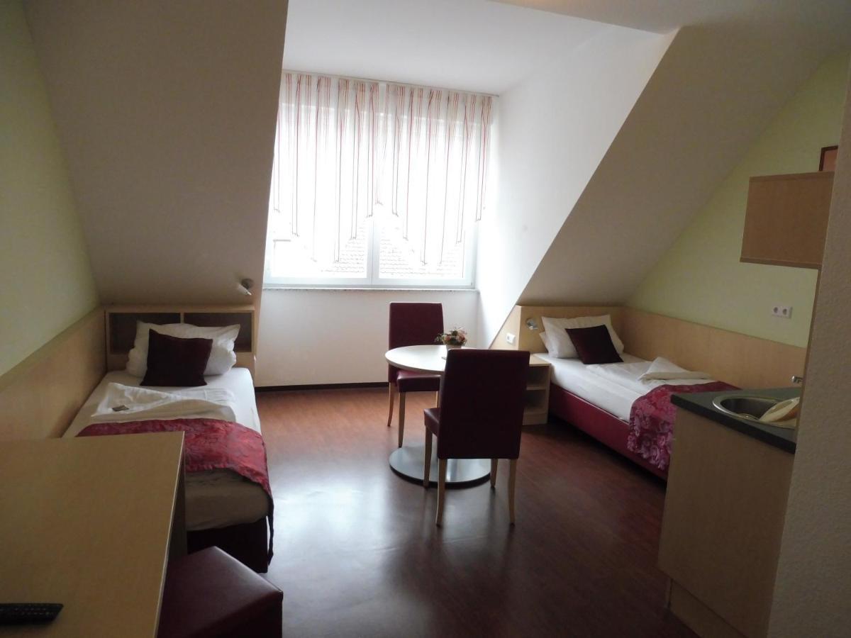 Hotel Gasthof Zum Engel - Gaestehaus Künzelsau Esterno foto