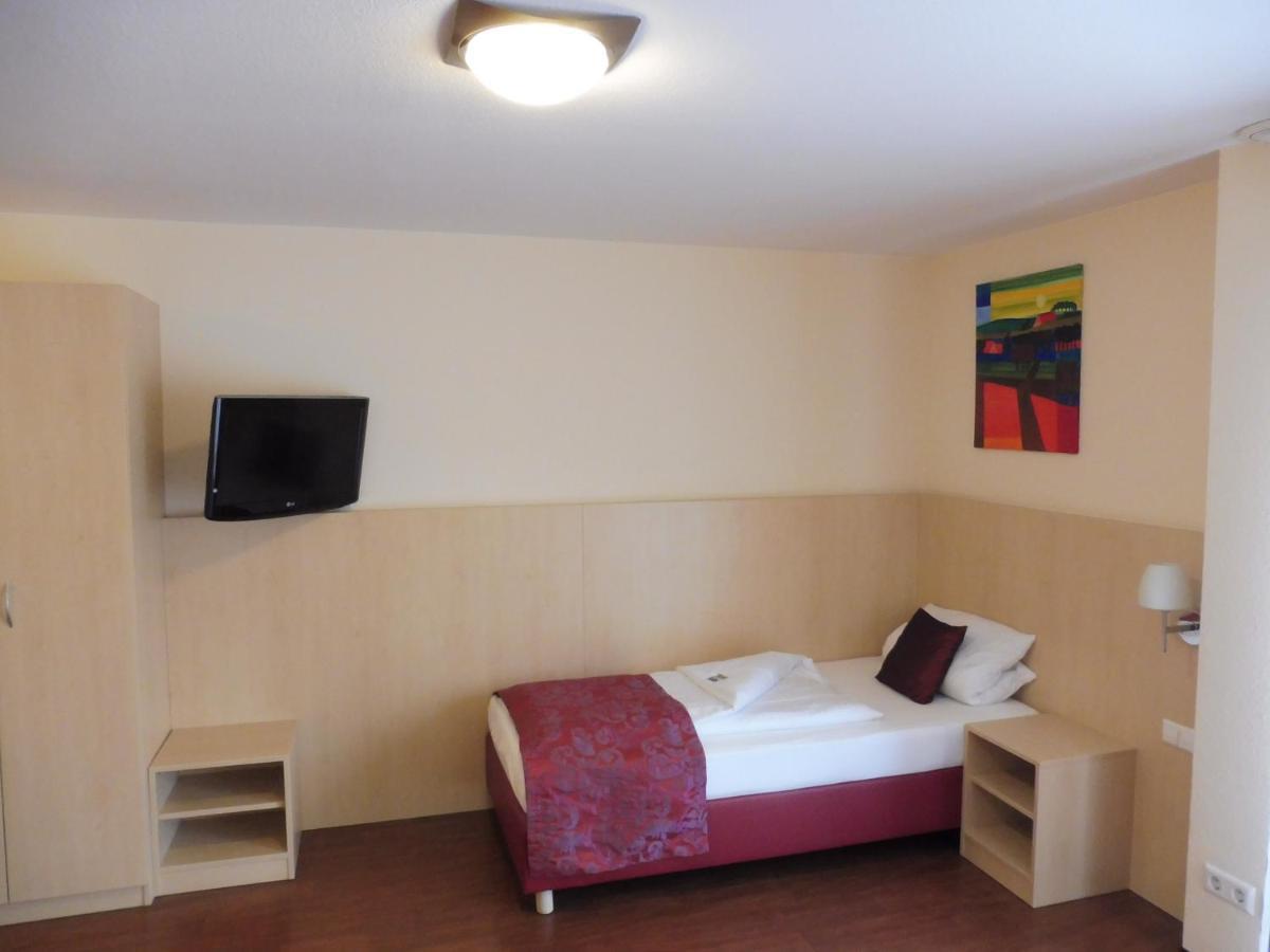 Hotel Gasthof Zum Engel - Gaestehaus Künzelsau Esterno foto